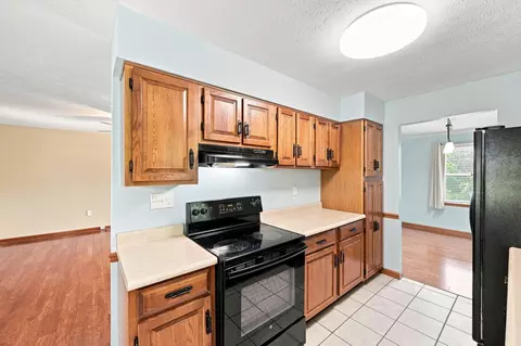 Kitchen - 2598 Lake Ct, Villa Hills, KY 41017 photo 1 of 4