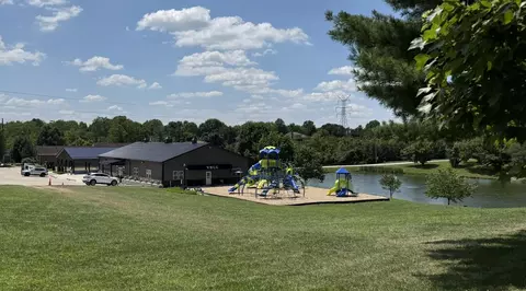 Exterior - 2598 Lake Ct, Villa Hills, KY 41017 photo 10 of 11