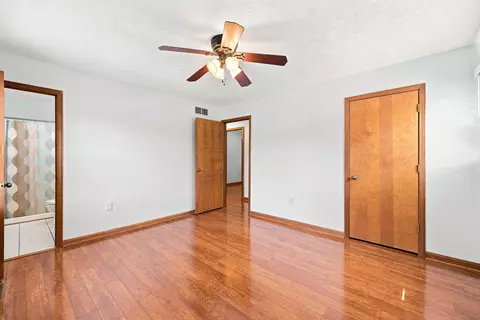 Bedroom - 2598 Lake Ct, Villa Hills, KY 41017 photo 2 of 6