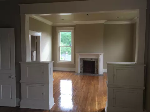 Living - 136 E 25th St, Covington, KY 41014 photo 2 of 5