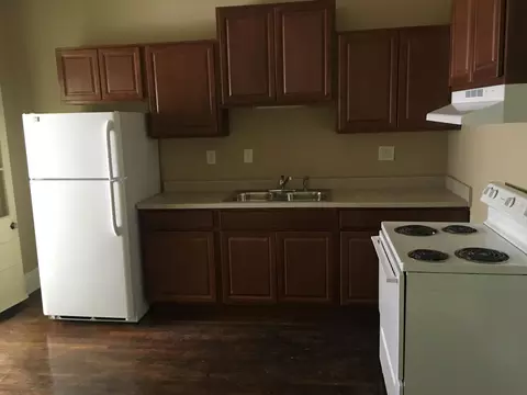Kitchen - 136 E 25th St, Covington, KY 41014 photo 3 of 4