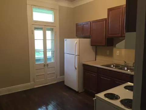 Kitchen - 136 E 25th St, Covington, KY 41014 photo 2 of 4
