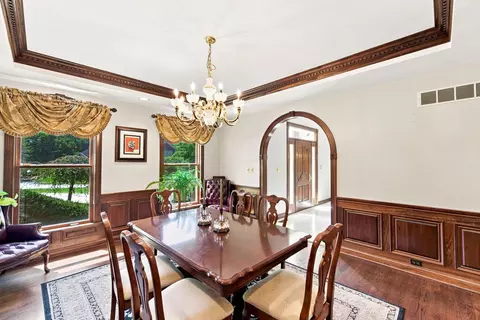 Dining - 804 Windgate Ct, Villa Hills, KY 41017 photo 1 of 5