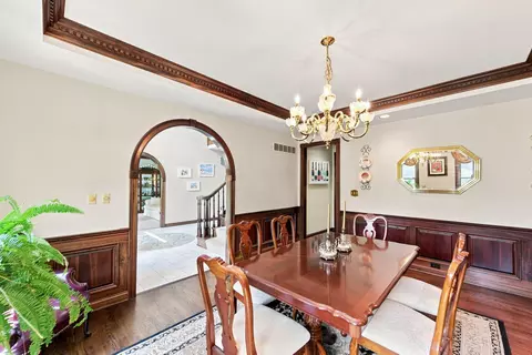Dining - 804 Windgate Ct, Villa Hills, KY 41017 photo 2 of 5