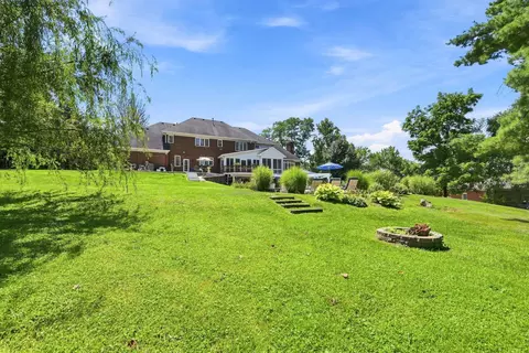 Exterior - 804 Windgate Ct, Villa Hills, KY 41017 photo 10 of 12