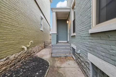 Exterior - 1109 Lee St, Covington, KY 41011 photo 3 of 4
