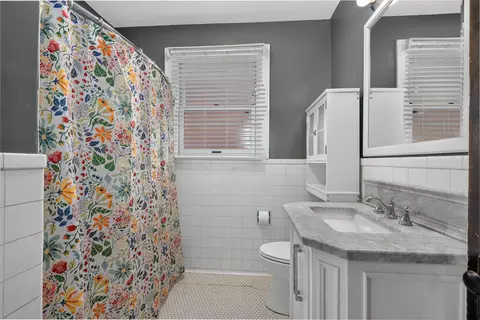 Bath - 217 E 26th St, Covington, KY 41014 photo 1 of 5