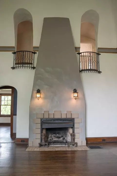 Living - 217 E 26th St, Covington, KY 41014 photo 4 of 5