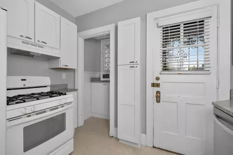 Kitchen - 217 E 26th St, Covington, KY 41014 photo 3 of 6