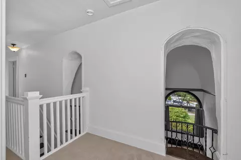 Entry Way - 217 E 26th St, Covington, KY 41014 photo 3 of 4