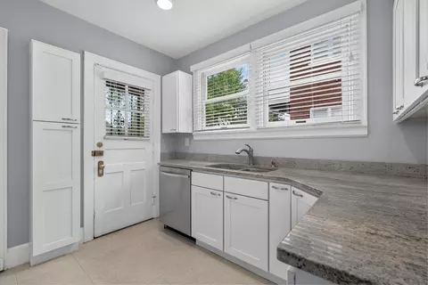 Kitchen - 217 E 26th St, Covington, KY 41014 photo 2 of 6