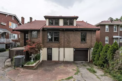 Exterior - 217 E 26th St, Covington, KY 41014 photo 4 of 7
