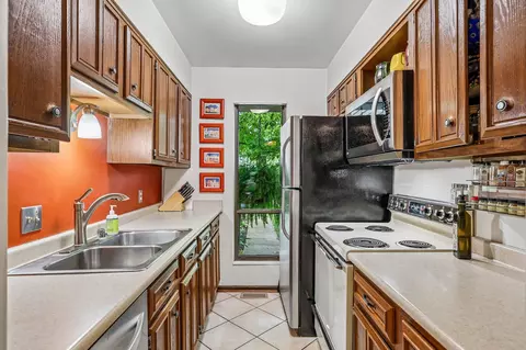 Kitchen - 2902 Prospect Point Dr, Villa Hills, KY 41017 photo 1 of 5