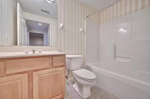 Bath - 159 Summer Ln, Crestview Hills, KY 41017 photo 5 of 5