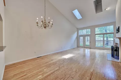 Living - 159 Summer Ln, Crestview Hills, KY 41017 photo 1 of 8