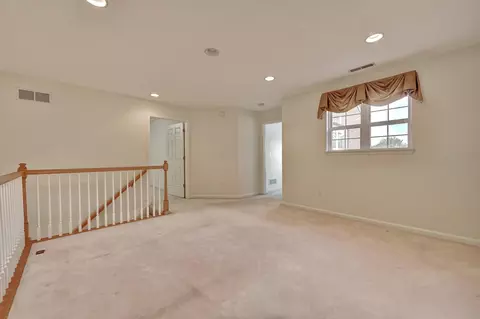 Living - 159 Summer Ln, Crestview Hills, KY 41017 photo 6 of 8