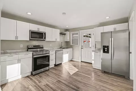 Kitchen - 2528 Avon Dr, Crescent Park, KY 41017 photo 1 of 1