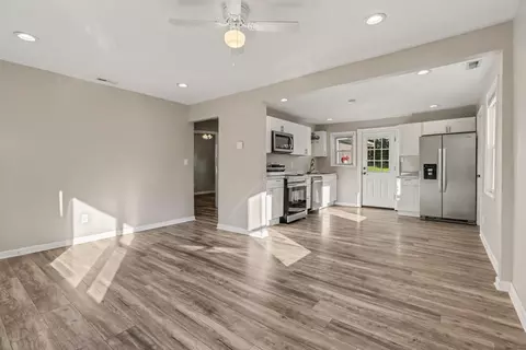 Living - 2528 Avon Dr, Crescent Park, KY 41017 photo 3 of 4