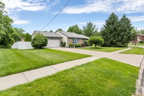 303 Center Park Dr, Florence, KY 41042