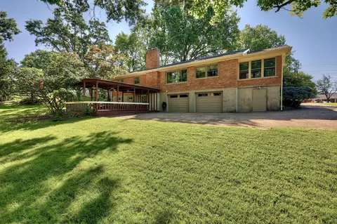 Exterior - 3114 Bernard Dr, Edgewood, KY 41017 photo 3 of 7