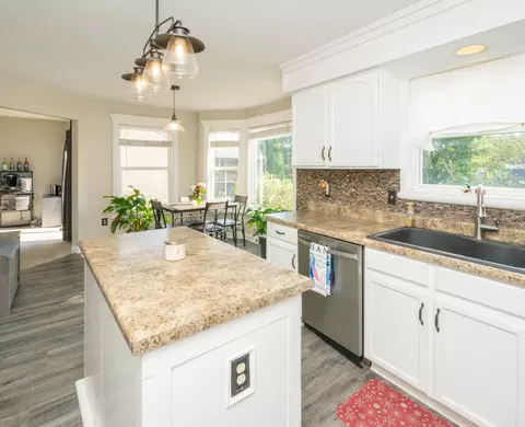 Kitchen - 7602 Cloudstone Dr, Florence, KY 41042 photo 7 of 7