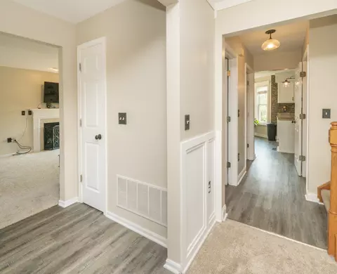 Entry Way - 7602 Cloudstone Dr, Florence, KY 41042 photo 2 of 2