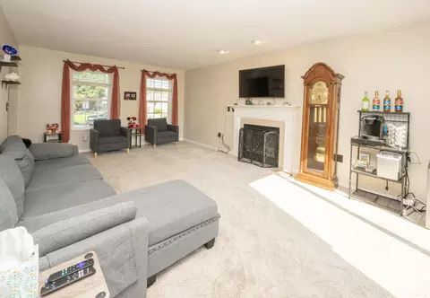 Living - 7602 Cloudstone Dr, Florence, KY 41042 photo 3 of 3
