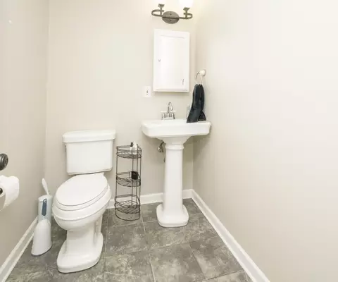 Bath - 7602 Cloudstone Dr, Florence, KY 41042 photo 2 of 6