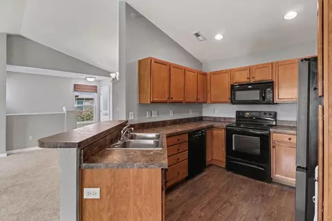 Kitchen - 2244 Rolling Hills Dr, Covington, KY 41017 photo 2 of 3