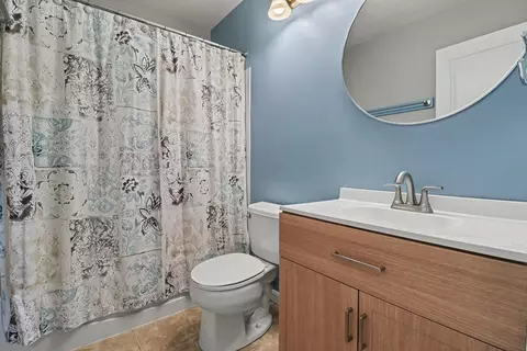 Bath - 2244 Rolling Hills Dr, Covington, KY 41017 photo 1 of 2