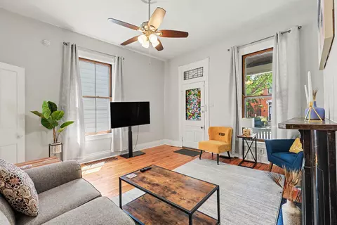 Living - 832 Willard St, Covington, KY 41011 photo 2 of 4