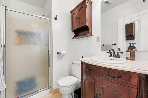 Bath - 832 Willard St, Covington, KY 41011 photo 3 of 3