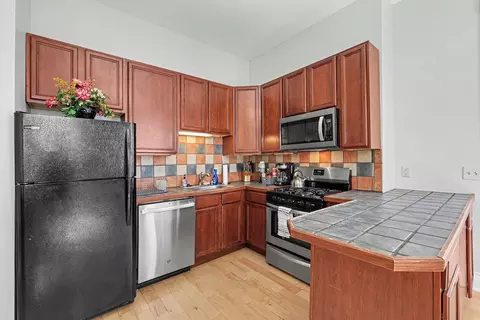 Kitchen - 832 Willard St, Covington, KY 41011 photo 1 of 2