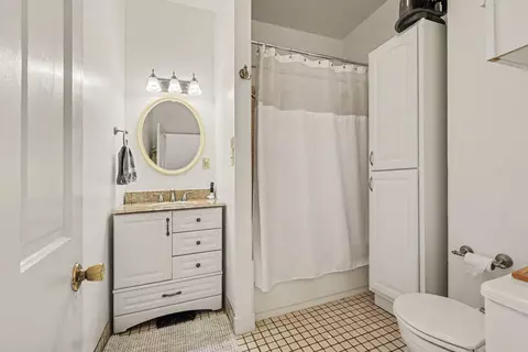 Bath - 832 Willard St, Covington, KY 41011 photo 2 of 3