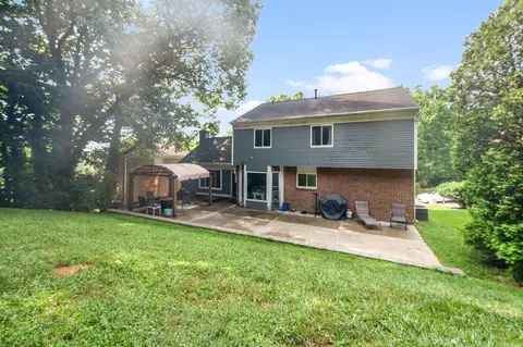Exterior - 2072 Periwinkle Ct, Crescent Springs, KY 41017 photo 6 of 11