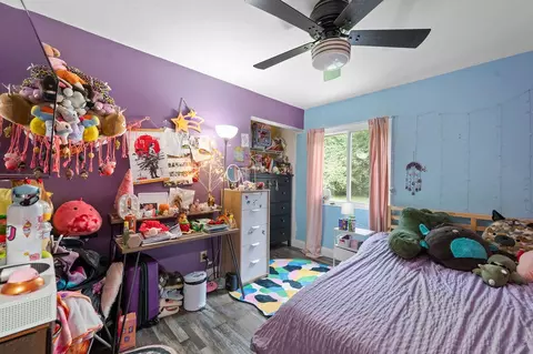 Bedroom - 2072 Periwinkle Ct, Crescent Springs, KY 41017 photo 6 of 7