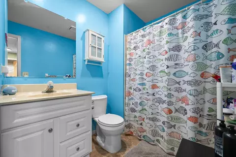 Bath - 2072 Periwinkle Ct, Crescent Springs, KY 41017 photo 3 of 3