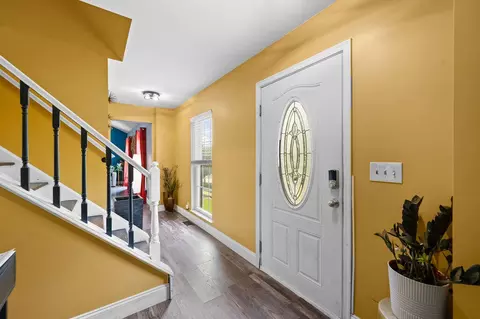Entry Way - 2072 Periwinkle Ct, Crescent Springs, KY 41017 photo 2 of 2