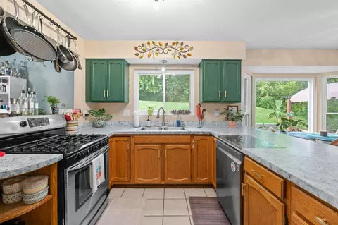 Kitchen - 2072 Periwinkle Ct, Crescent Springs, KY 41017 photo 3 of 5