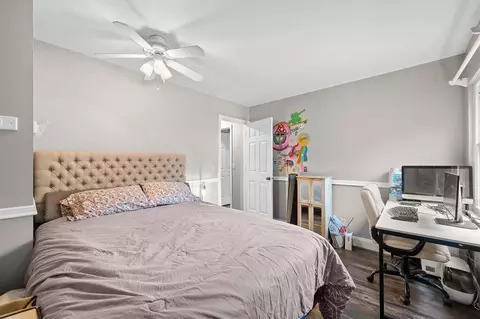 Bedroom - 2072 Periwinkle Ct, Crescent Springs, KY 41017 photo 5 of 7