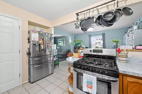 Kitchen - 2072 Periwinkle Ct, Crescent Springs, KY 41017 photo 5 of 5