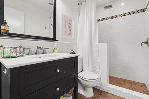 Bath - 323 E 2nd St #105, Covington, KY 41011 photo 1 of 2