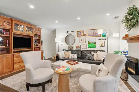 Living - 323 E 2nd St #105, Covington, KY 41011 photo 3 of 3