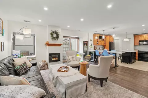 Living - 323 E 2nd St #105, Covington, KY 41011 photo 2 of 3