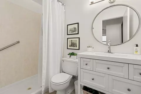 Bath - 323 E 2nd St #105, Covington, KY 41011 photo 2 of 2