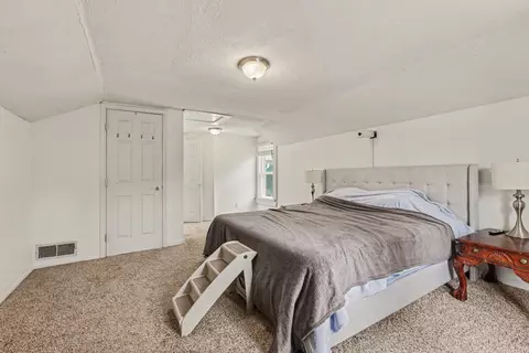 Bedroom - 550 Park St, Crescent Springs, KY 41017 photo 1 of 3