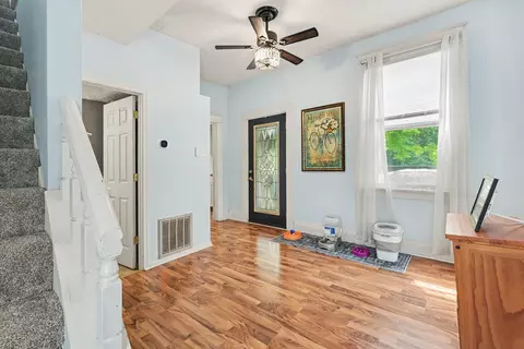 Entry Way - 550 Park St, Crescent Springs, KY 41017 photo 2 of 3