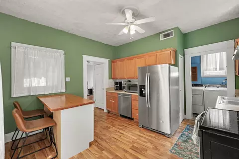 Kitchen - 550 Park St, Crescent Springs, KY 41017 photo 1 of 2