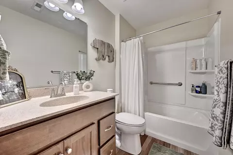 Bath - 1163 Orange Blossom Ct, Fort Wright, KY 41011 photo 2 of 2