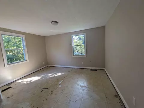 Bedroom - 3306 Hulbert Ave, Erlanger, KY 41018 photo 2 of 3